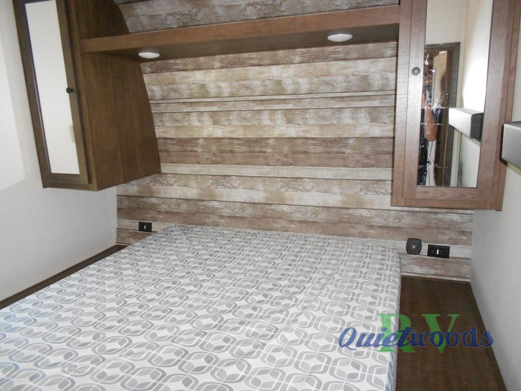 What Is The Best RV And Camp Trailer Flooring: Tile & Plank Ideas